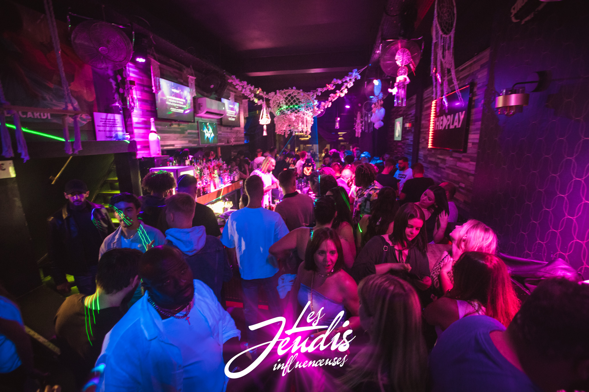 The Play Bar Ambiance 1